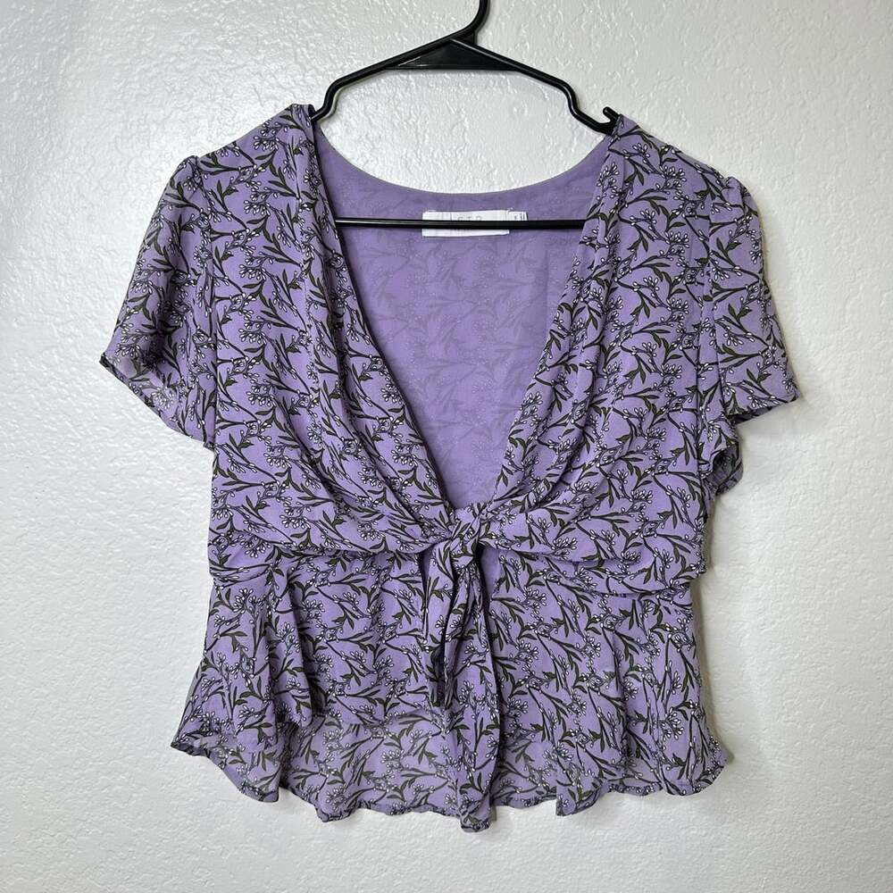 ASTR The Label Tie Front Top Size M Purple Floral Short Sleeve Blouse